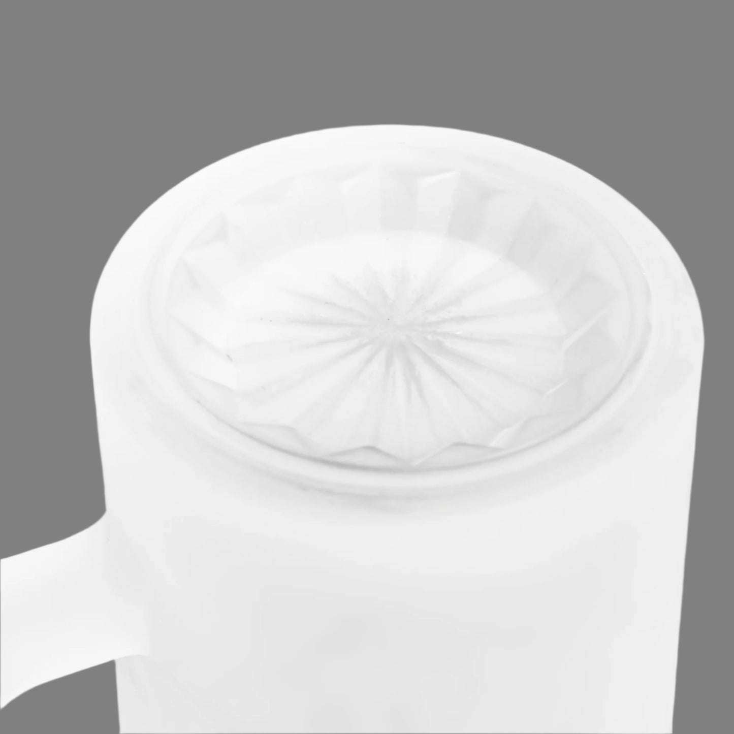 THE MAESTRO'S GOLDEN EMBLEM LIMITED ROYAL CREST EDITION FROSTED BEER MUG
